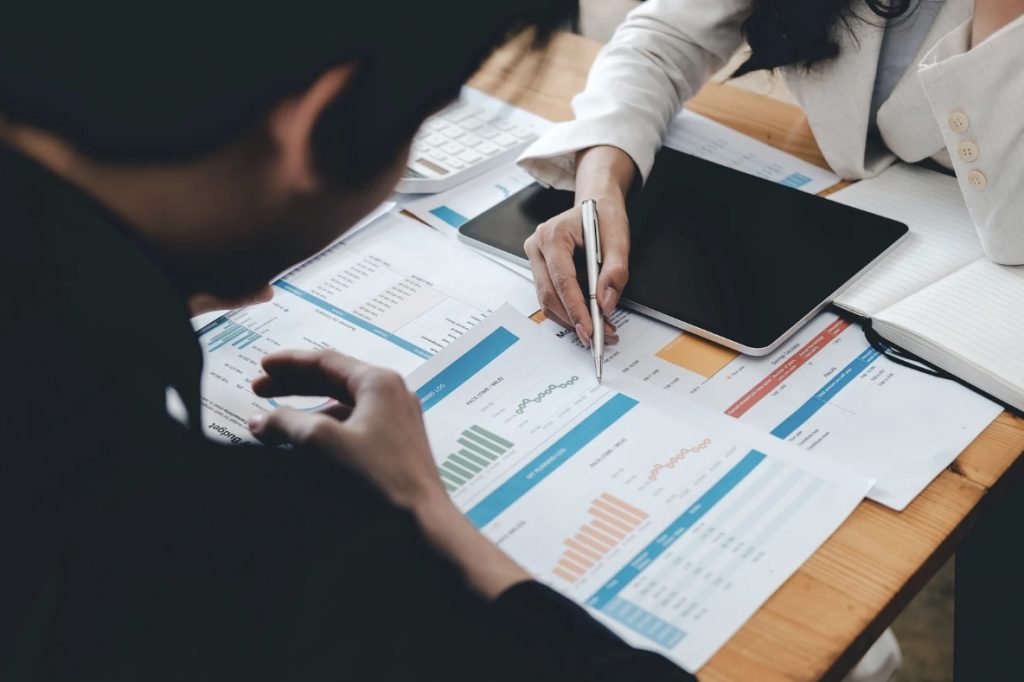 Client Support & Growth